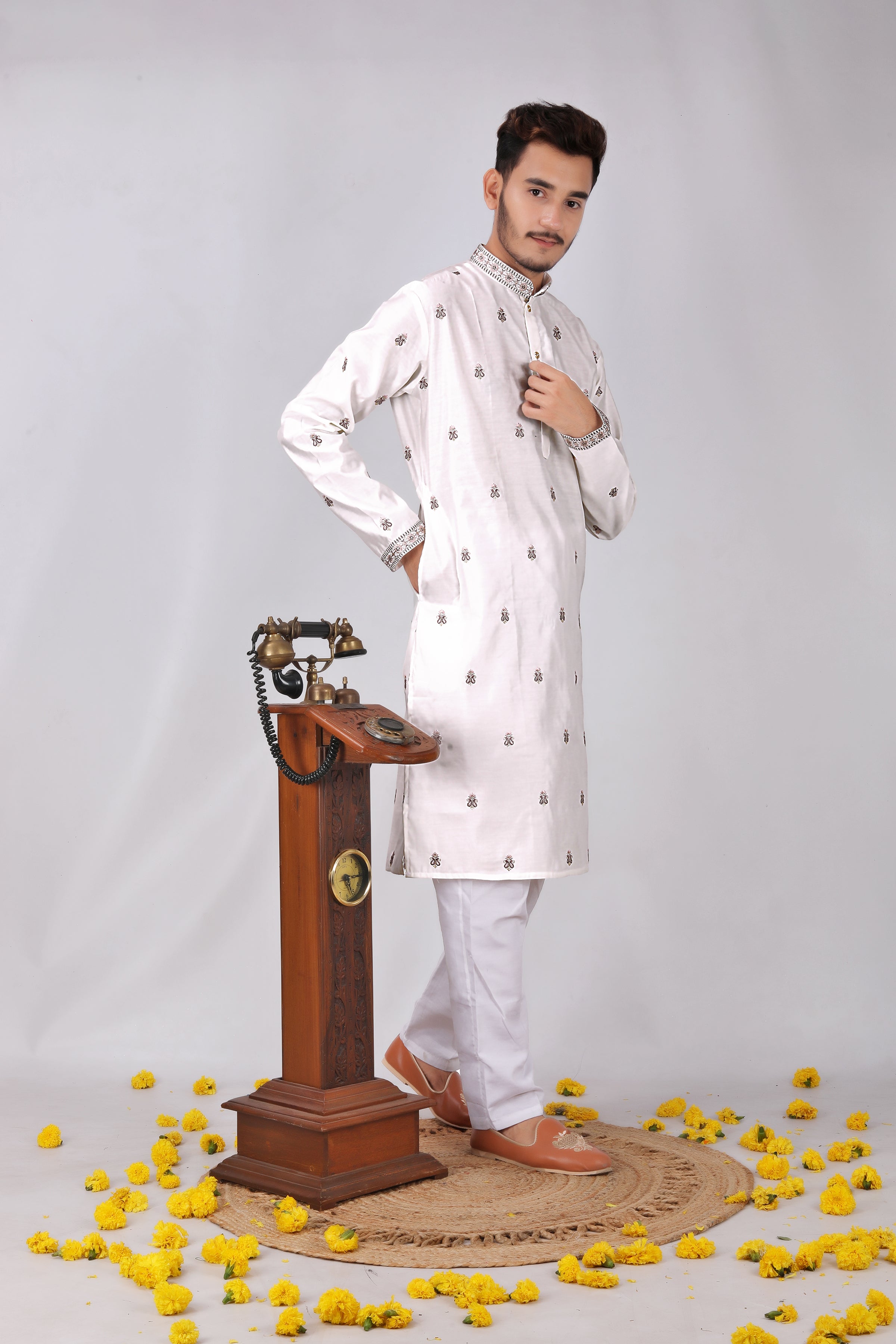 Premium Jacquard Men’s Kurta – Royal white Elegance Meets Contemporary Style
