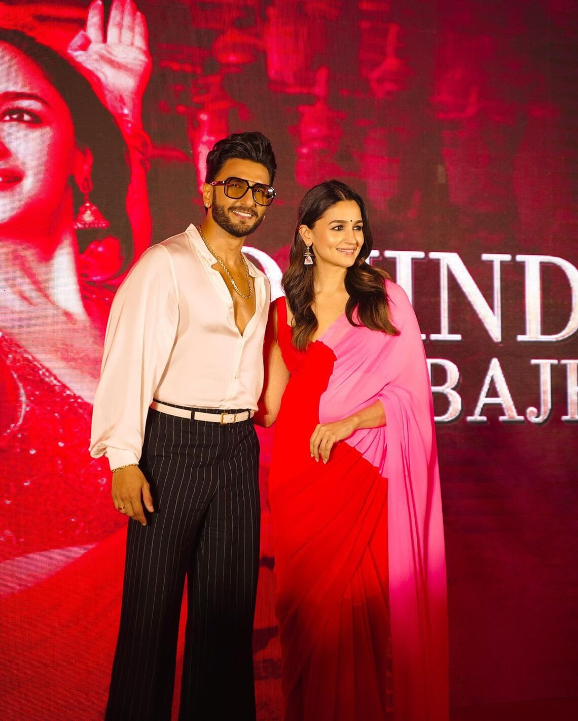 alia bhatt bollywood saree Red and baby pink georgette printed